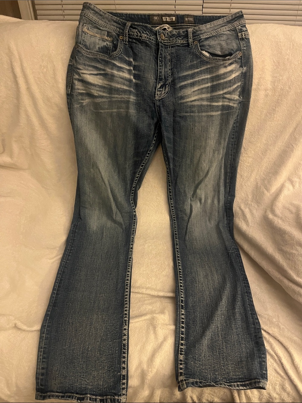 Men’s Buckle BKE JEANS Tyler 38XXL LIKE  38 x 36